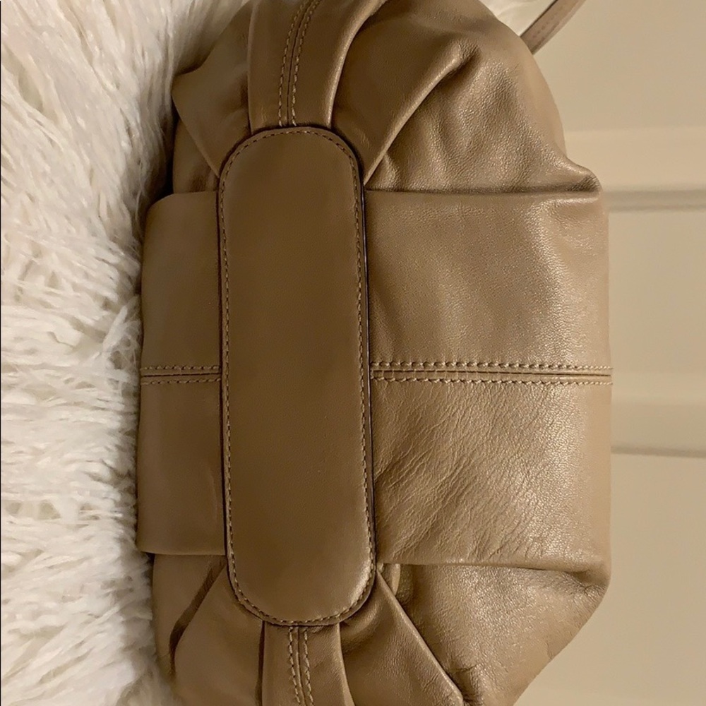 Coach Duffel Handbag - Like New 👛 - Picture 7 of 14